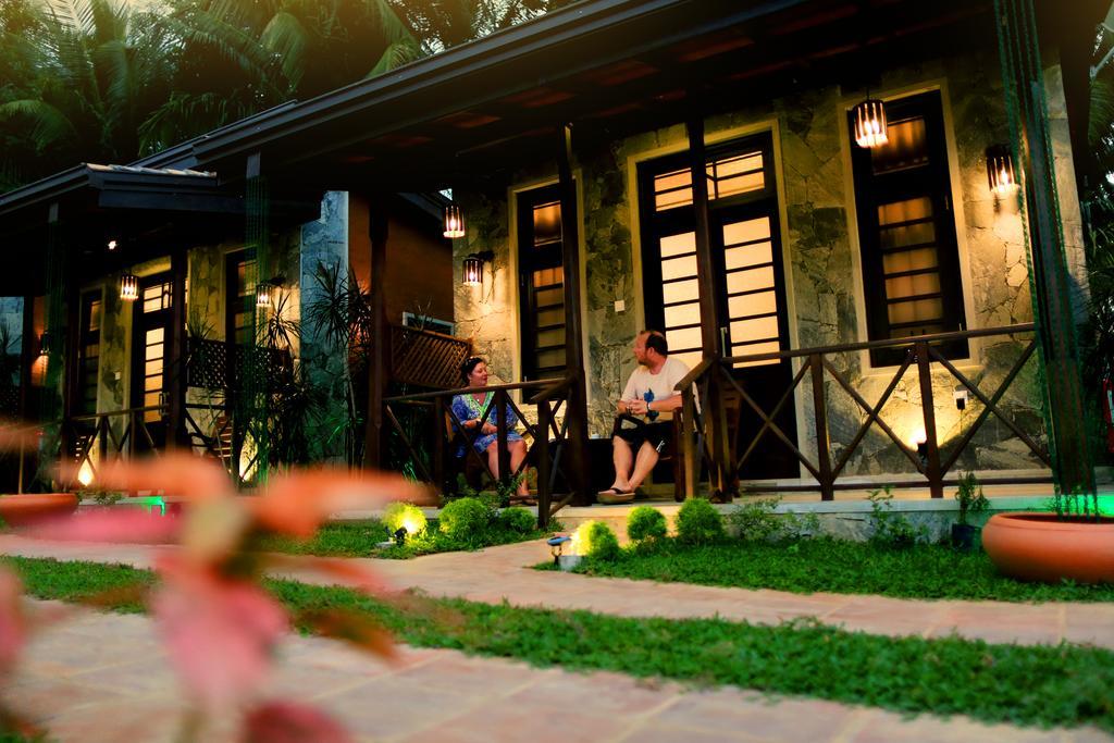 Villa Pinnawala Exterior foto