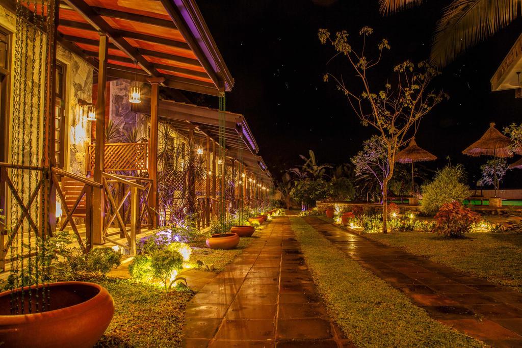 Villa Pinnawala Exterior foto