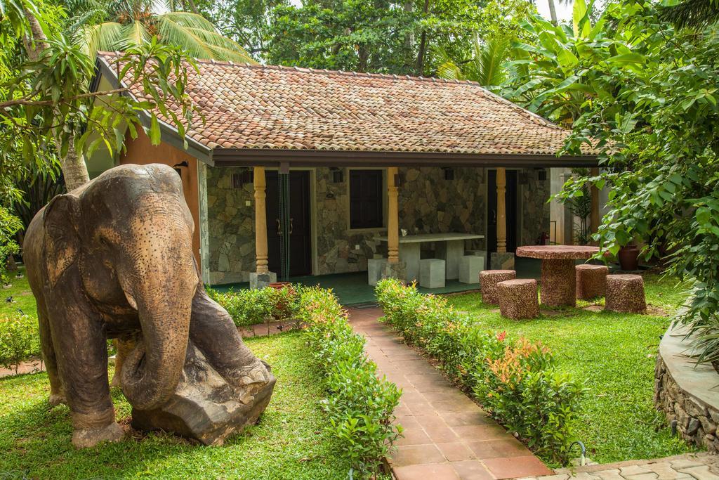 Villa Pinnawala Exterior foto